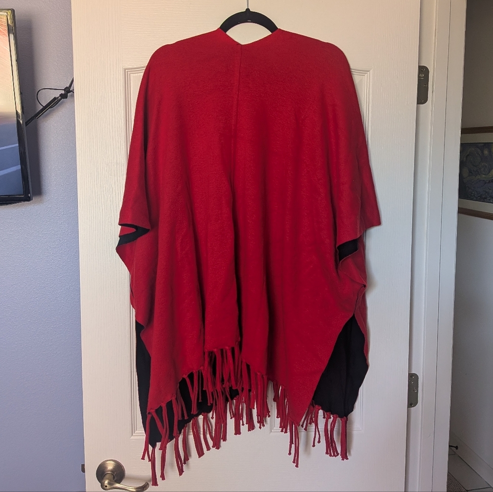 Chico's Black and Red Reversible Knit Poncho Wrap With Fringe L/XL - Picture 4 of 6